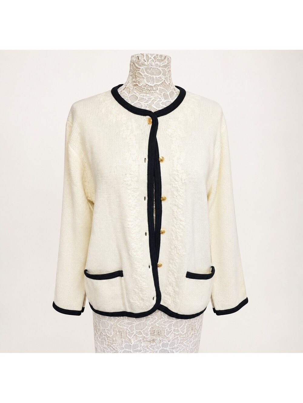 LKNW Vintage Crytal Kobe ivory Black gold button carditan Sweater M